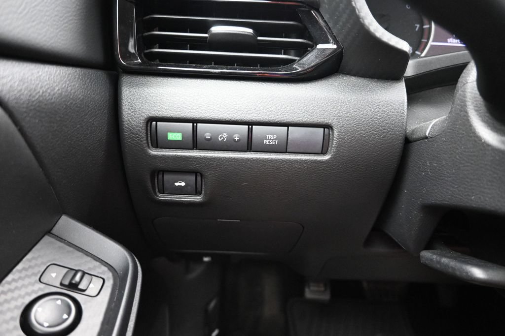 Used 2024 Nissan Sentra SV FWD image 18