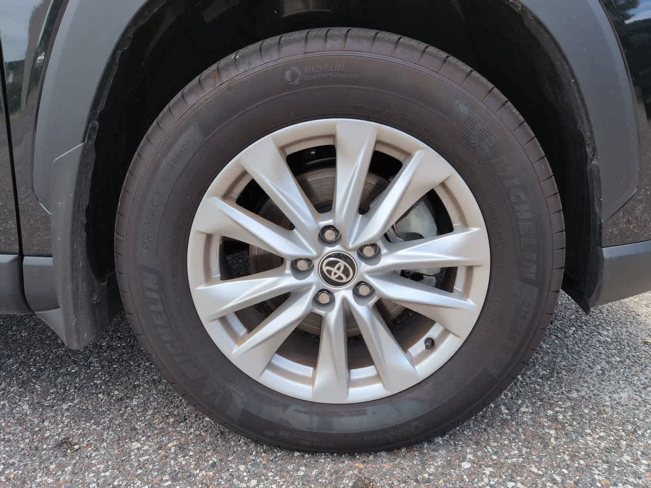 Certified 2026 Toyota Corolla Cross LE FWD image 9