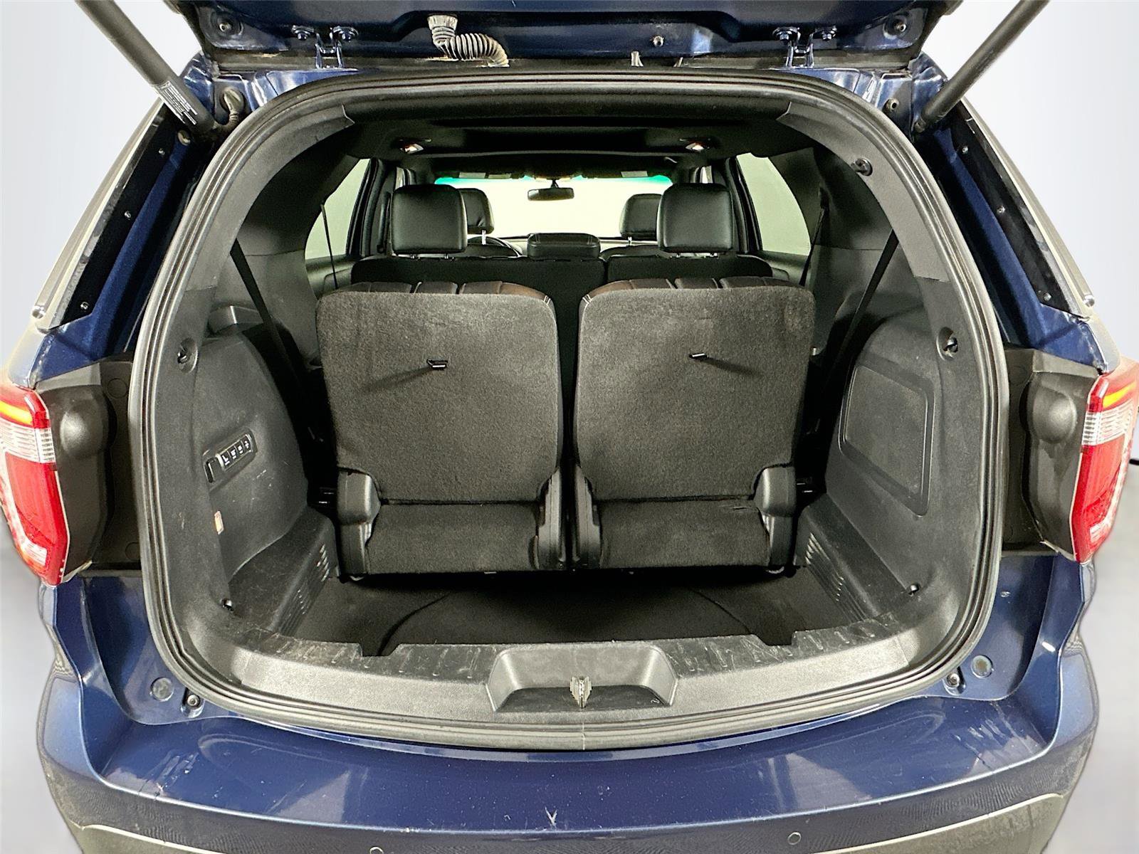 Used 2017 Ford Explorer Limited image 27