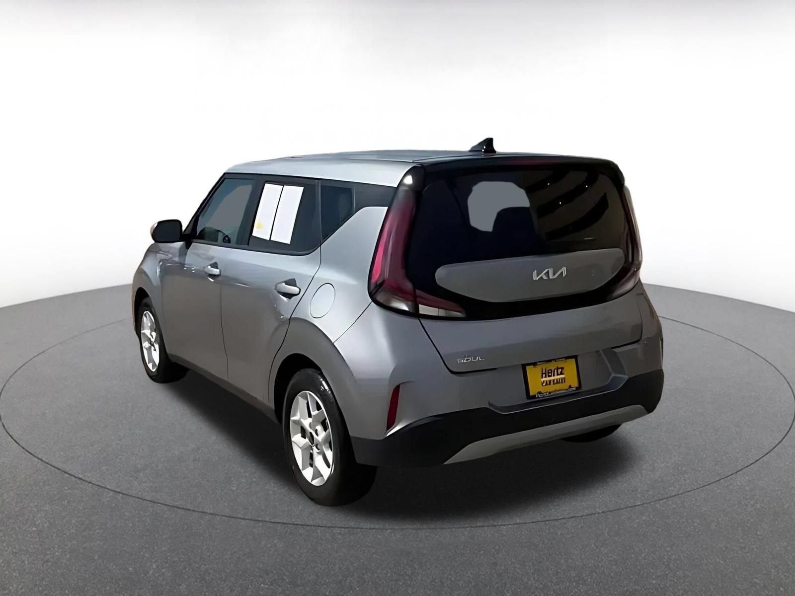 Used 2025 Kia Soul LX w/ LX Technology Package FWD image 10
