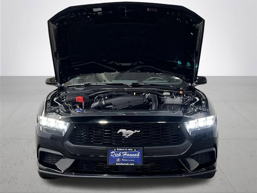 Used 2024 Ford Mustang Convertible RWD image 5