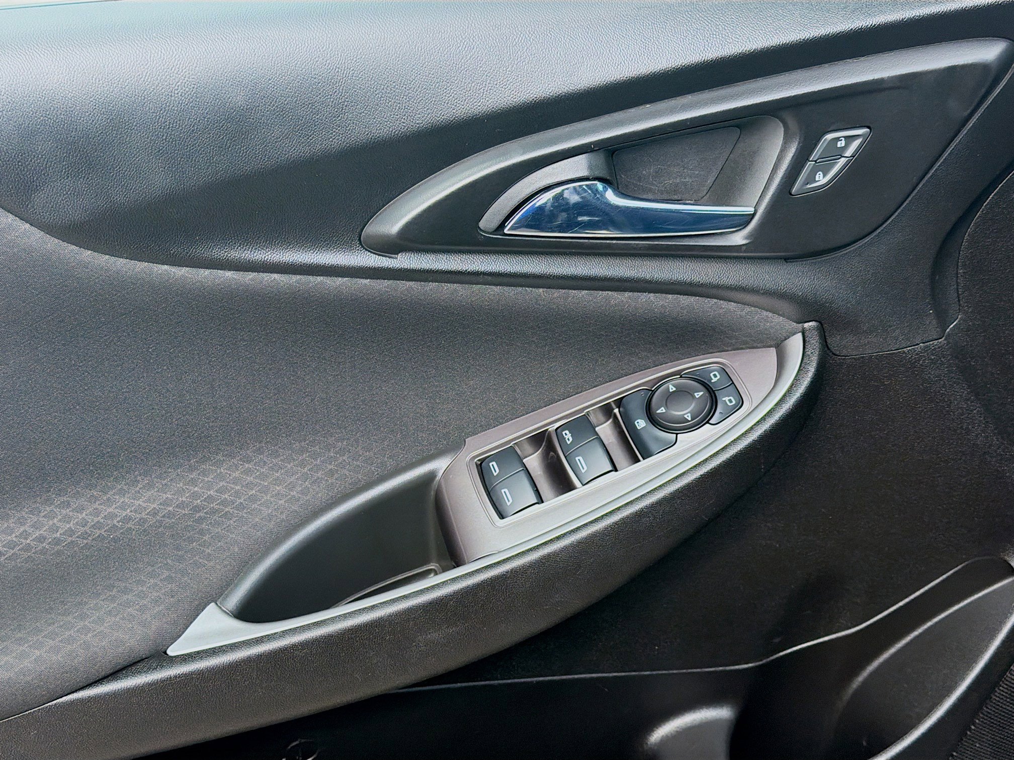 Used 2022 Chevrolet Malibu LT image 14