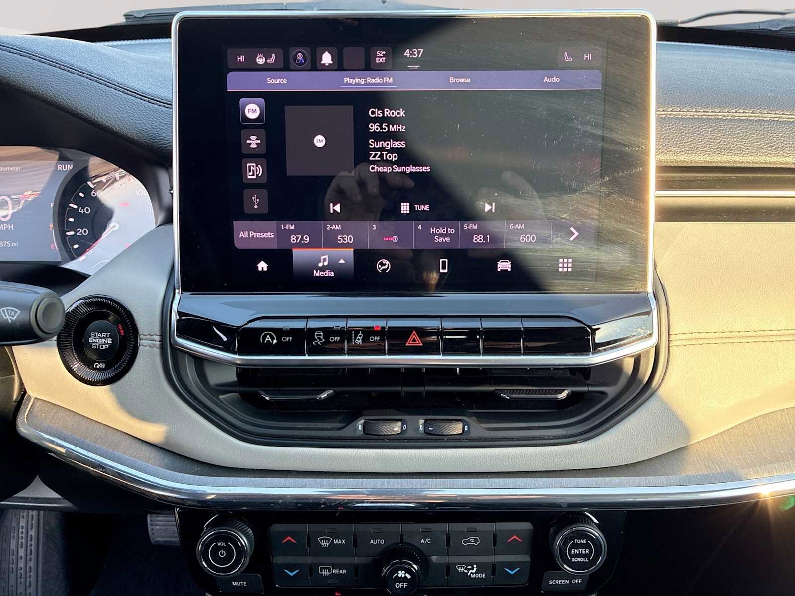 Used 2022 Jeep Compass Limited w/ Sun and Sound Group image 13