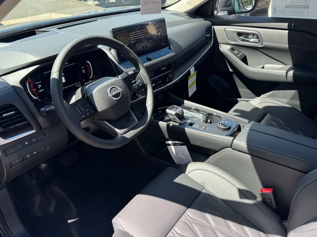 New 2026 Nissan Rogue Platinum image 7