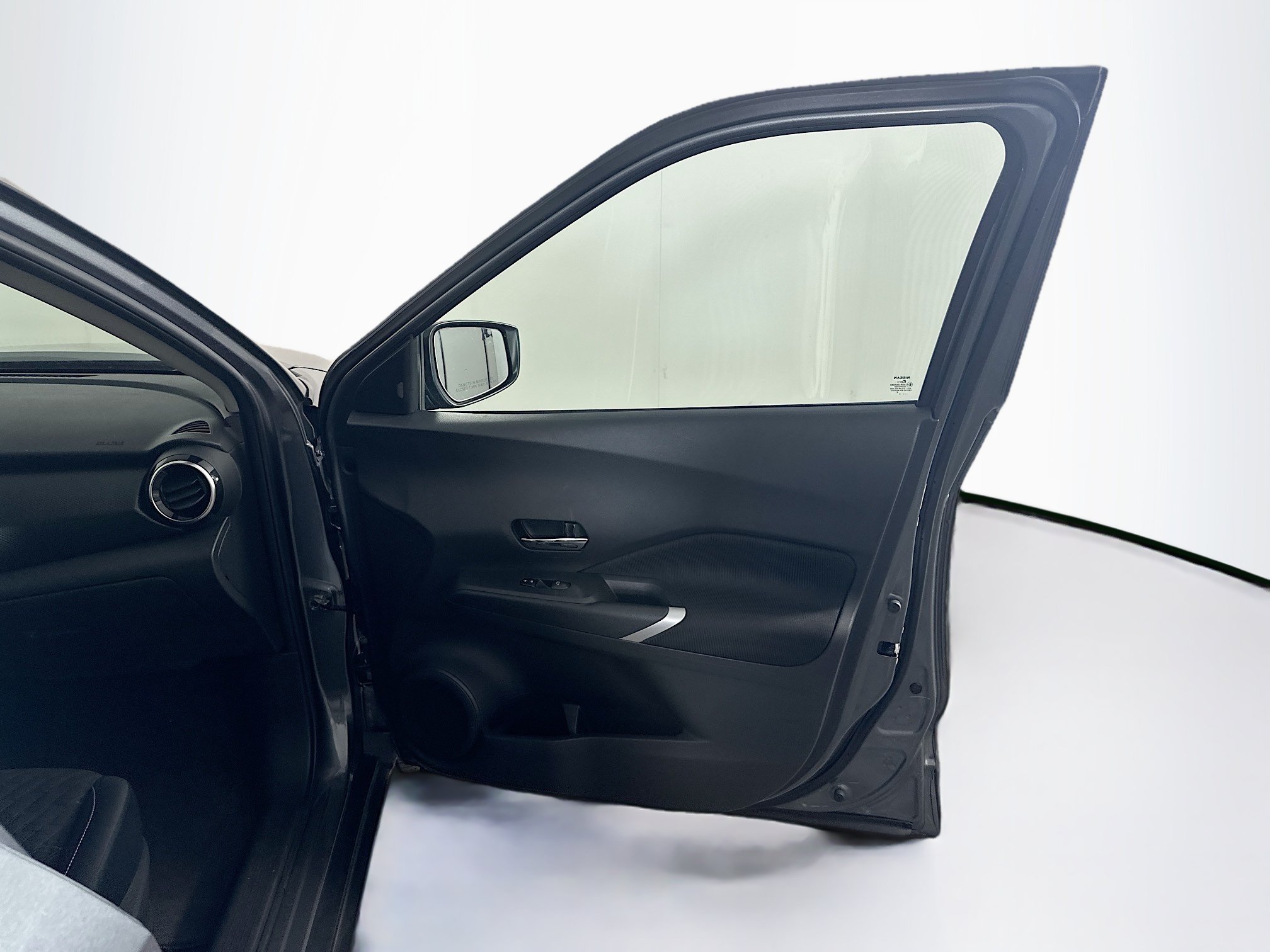Used 2022 Nissan Kicks SV FWD image 32
