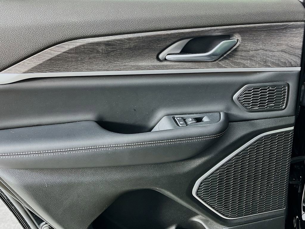 Used 2022 Jeep Grand Cherokee Limited 4xe image 32