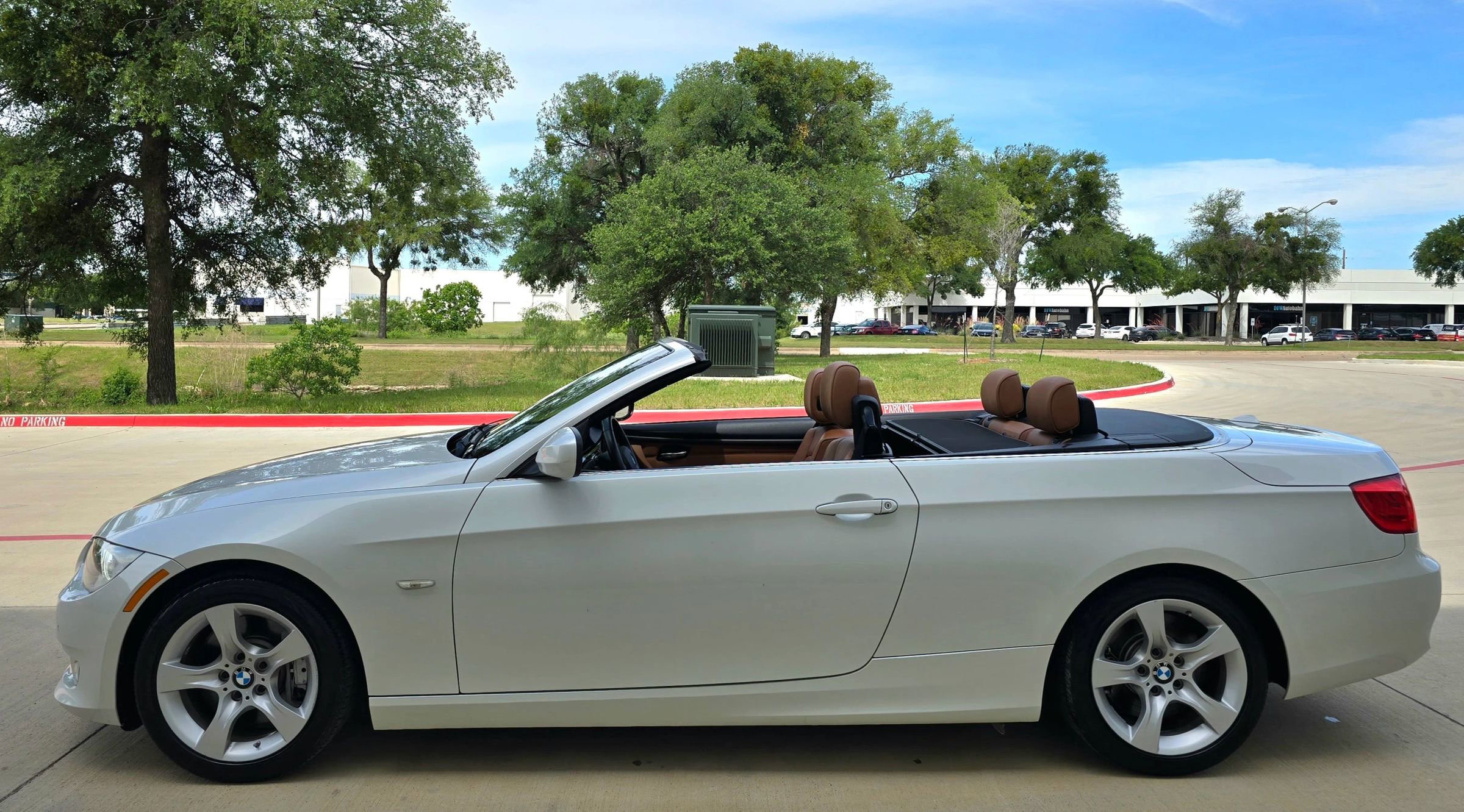 Used 2013 BMW 335i Convertible RWD image 12
