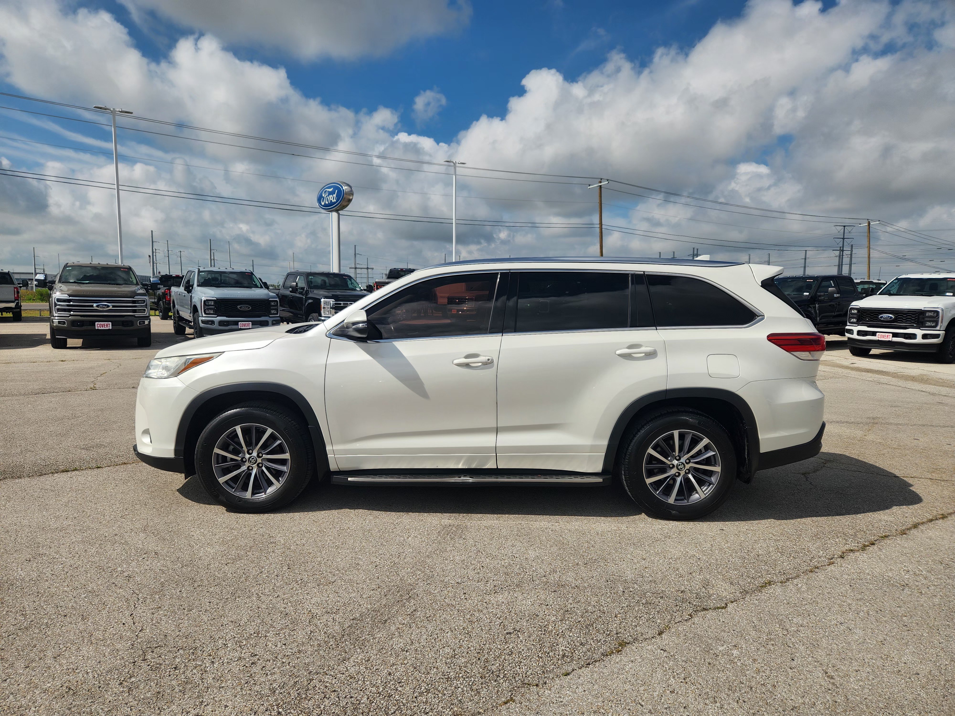 Used 2017 Toyota Highlander XLE FWD image 4