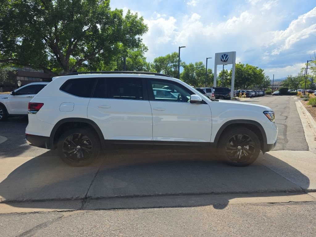 Used 2023 Volkswagen Atlas SE w/ Panoramic Sunroof Package AWD/4WD image 6