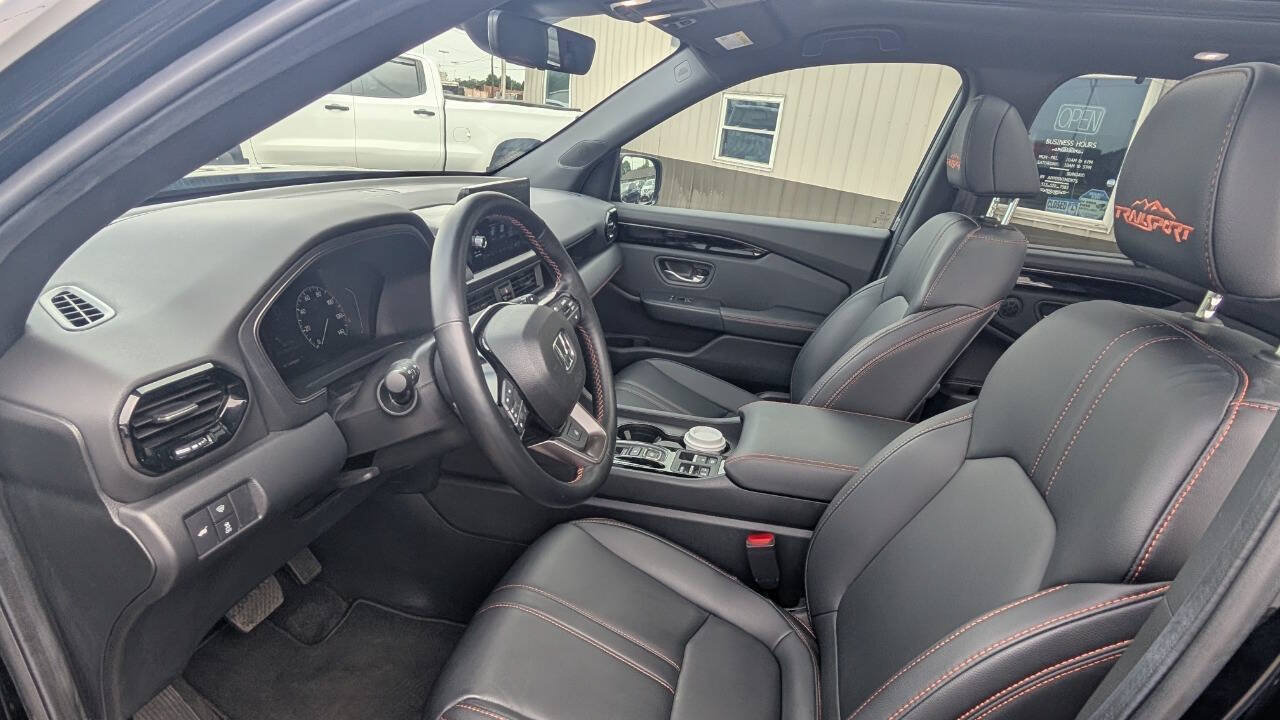 Used 2025 Honda Pilot TrailSport image 18