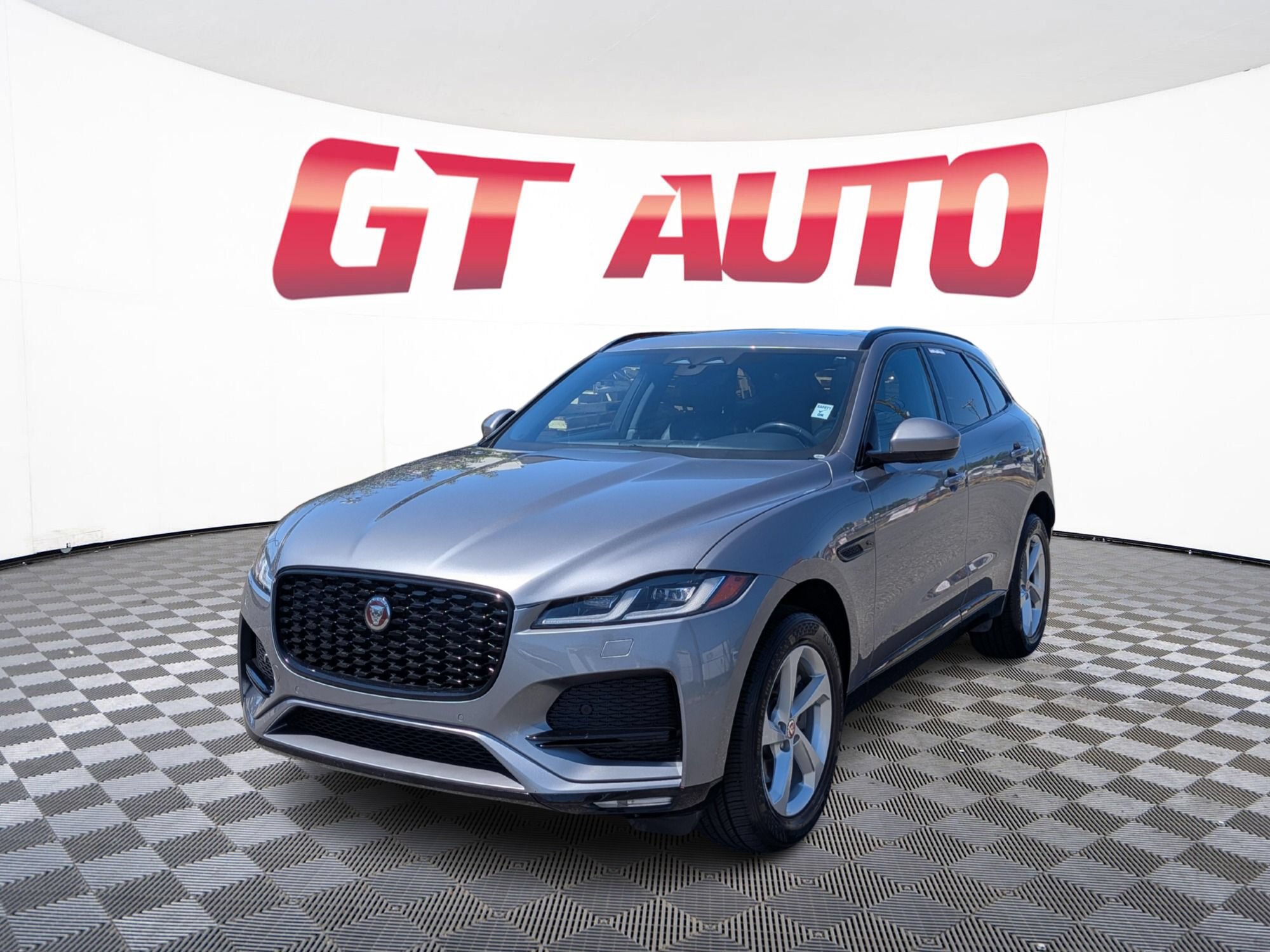 Used 2023 Jaguar F-PACE S AWD/4WD image 2