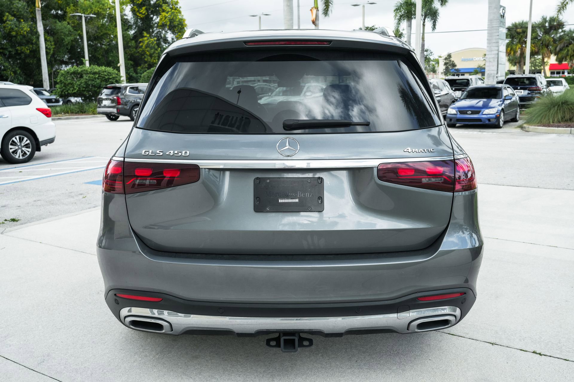 Used 2024 Mercedes-Benz GLS 450 4MATIC image 8