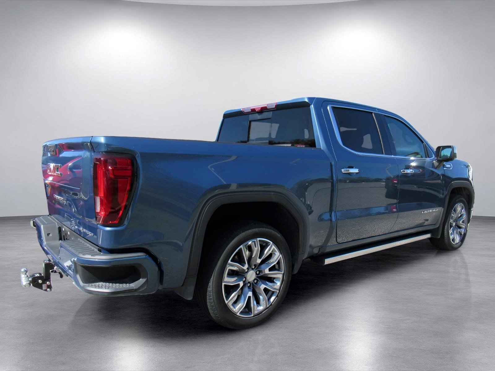 Used 2024 GMC Sierra 1500 Denali w/ Denali Reserve Package RWD image 6