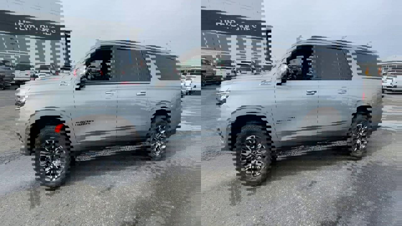 Used 2024 Chevrolet Suburban Z71 w/ Luxury Package image 4