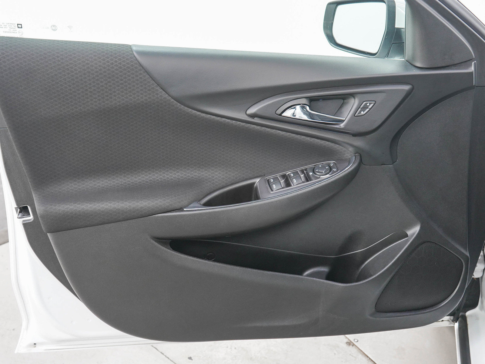 Used 2018 Chevrolet Malibu LT FWD image 18