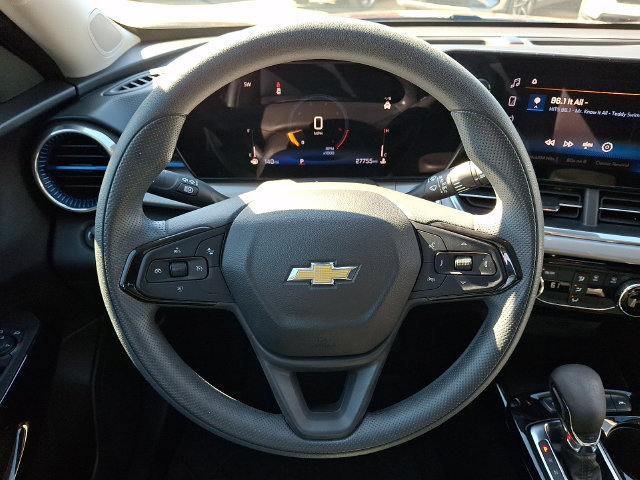 Used 2024 Chevrolet Trax LT FWD image 19