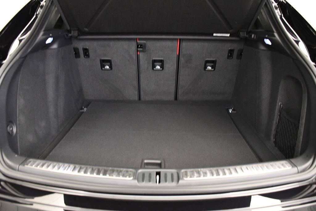 Used 2025 Porsche Macan image 57