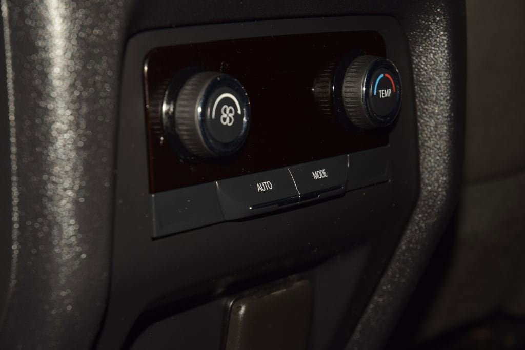 Used 2024 Chevrolet Traverse LT w/ Midnight/Sport Edition AWD/4WD image 41