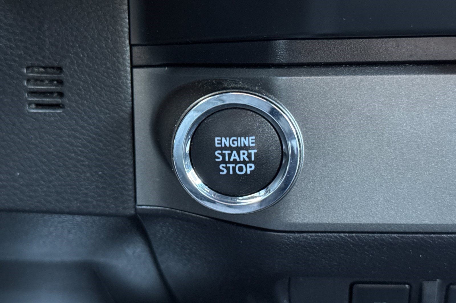 Used 2022 Toyota Tacoma TRD Sport w/ Technology Package RWD image 17