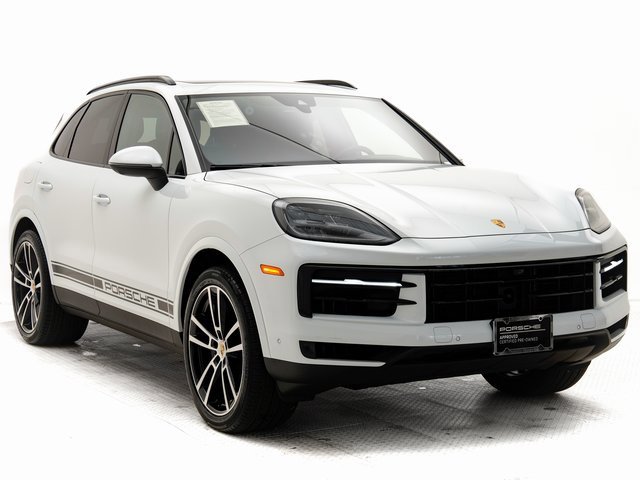Used 2024 Porsche Cayenne image 32
