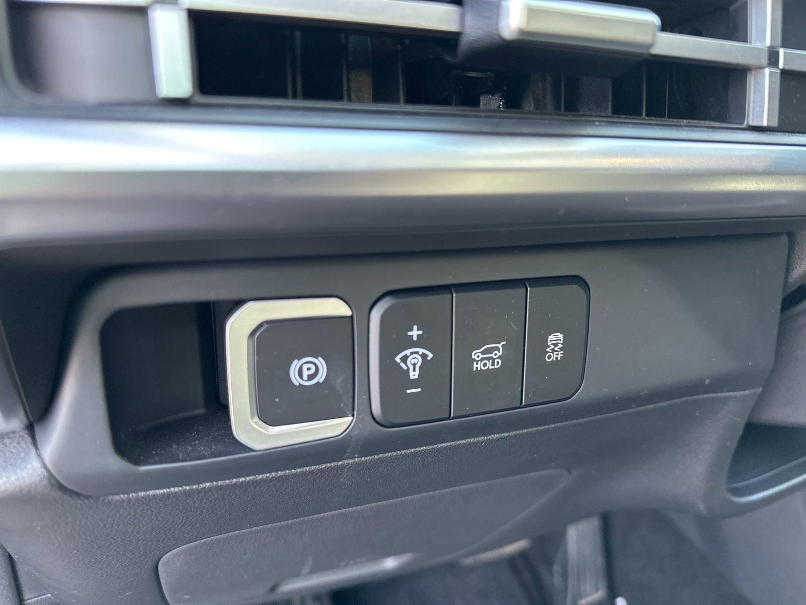 Used 2025 Hyundai Santa Fe SE image 12