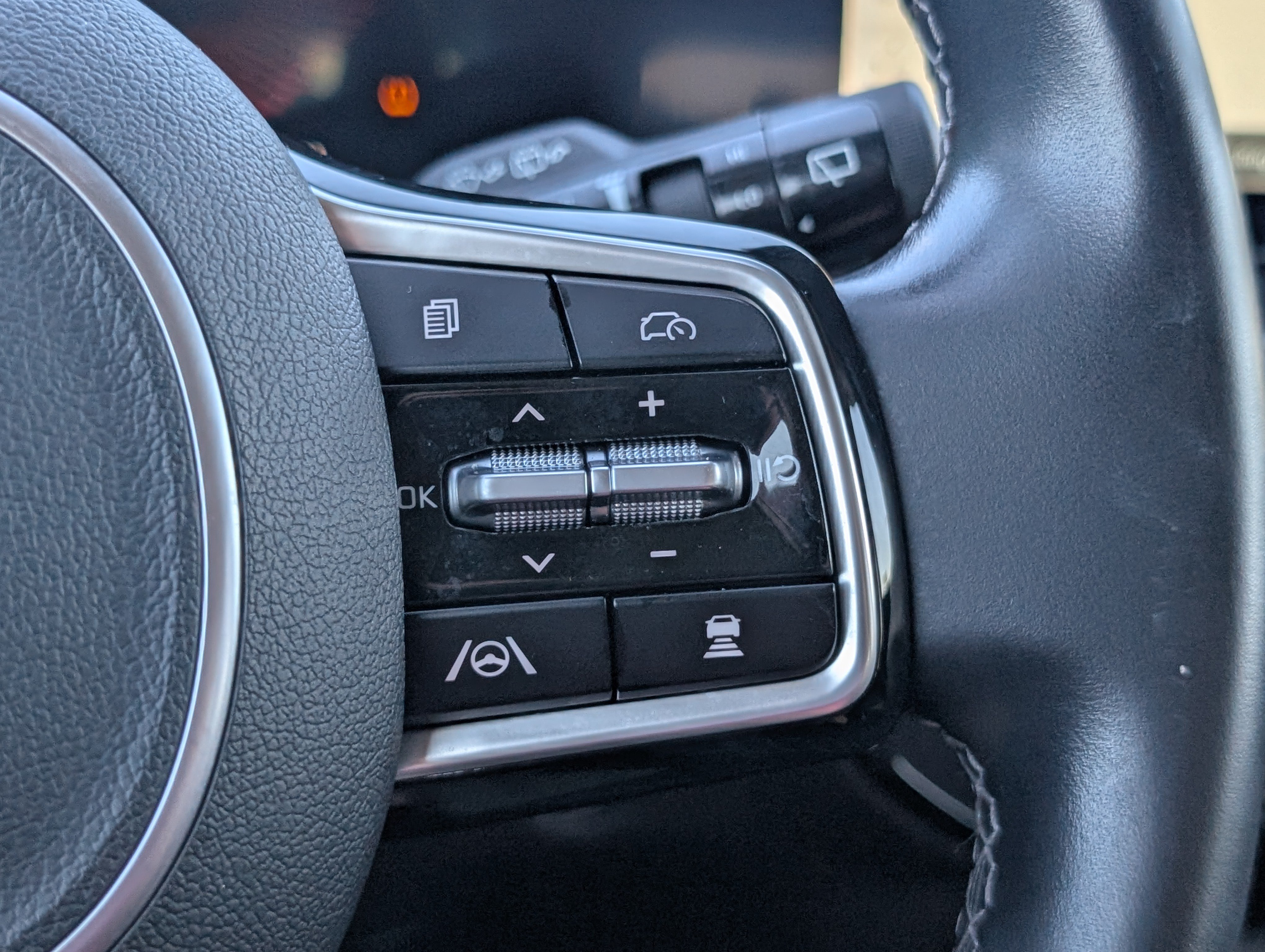 Used 2025 Kia Sorento S w/ Panoramic Sunroof Package FWD image 25
