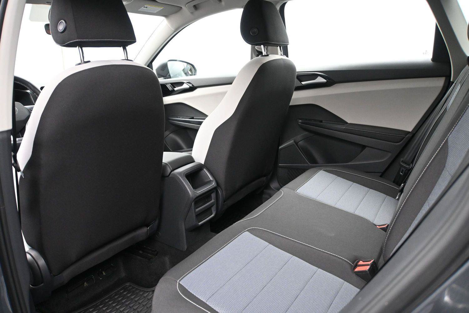 Certified 2025 Volkswagen Taos S AWD/4WD image 11