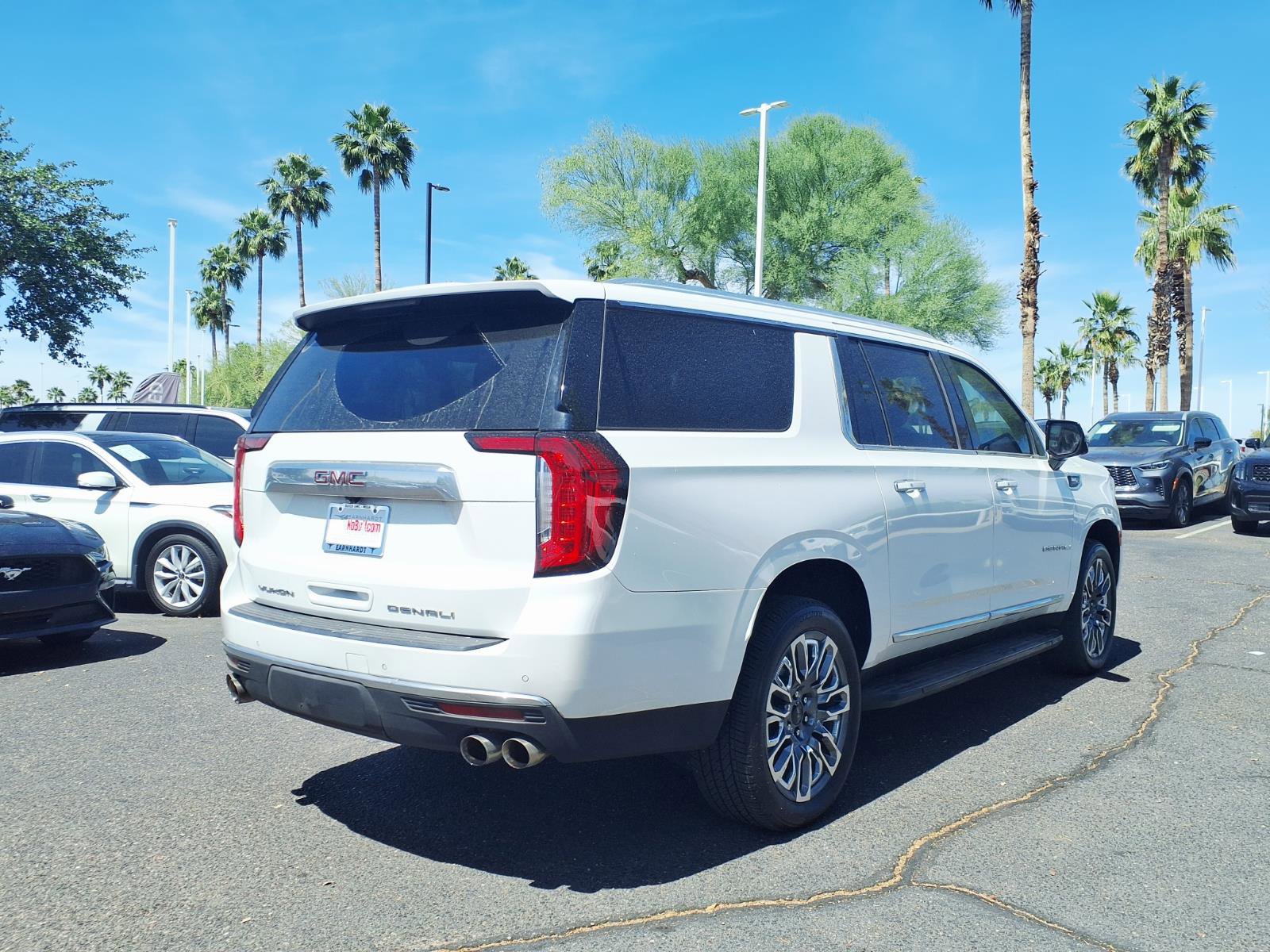 Used 2021 GMC Yukon XL Denali image 5