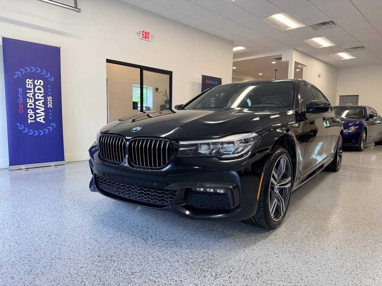Used 2019 BMW 740i w/ M Sport Package RWD image 3