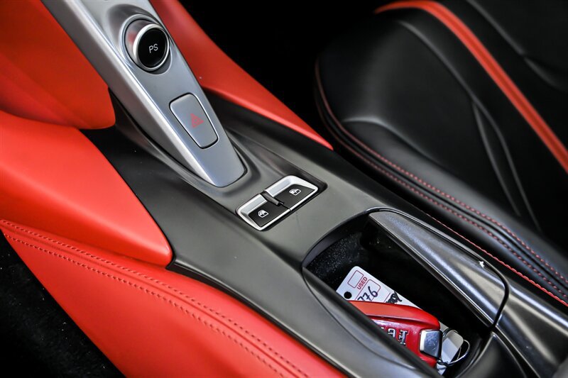 Used 2019 Ferrari 812 Superfast RWD image 35