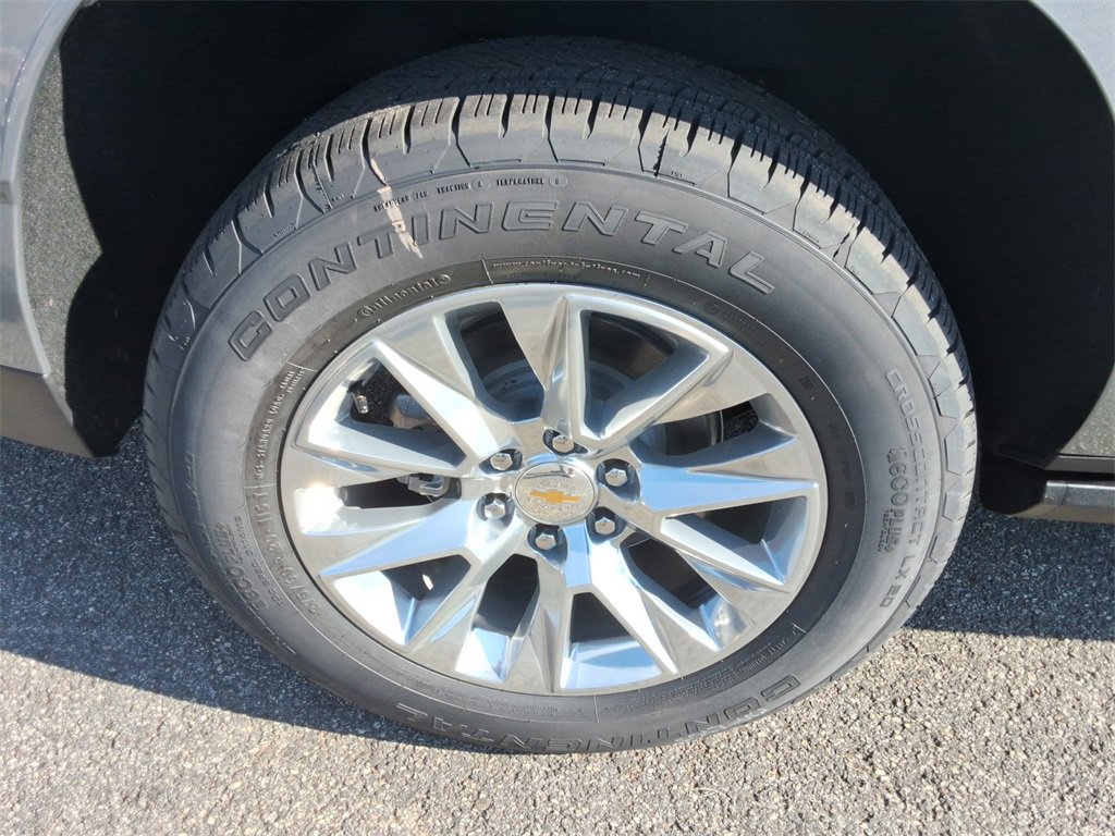 New 2026 Chevrolet Suburban Premier image 13