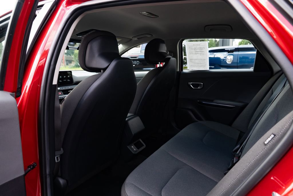 Used 2025 Kia K4 LXS image 21