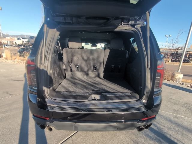 Used 2025 Chevrolet Suburban Z71 image 25