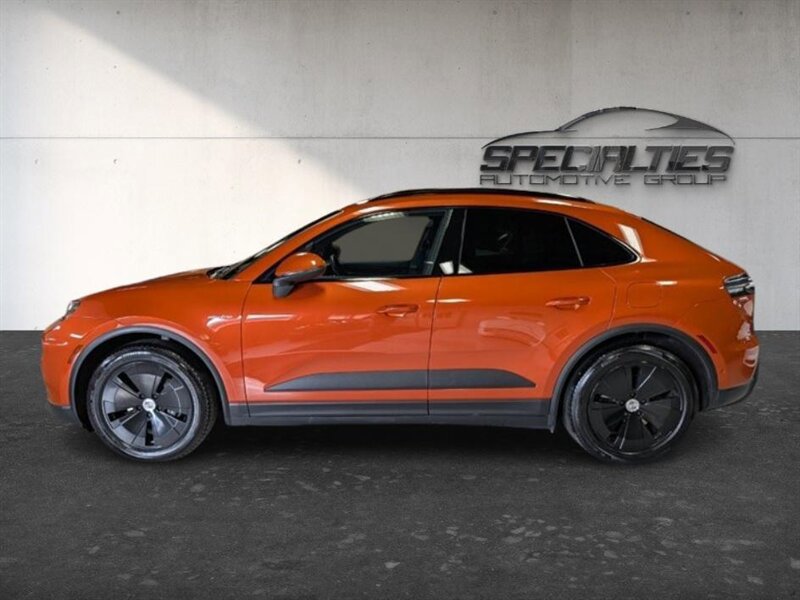 Used 2024 Porsche Macan 4 Electric w/ Sport Chrono Package AWD/4WD image 7