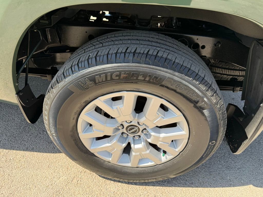 Used 2022 Nissan Frontier SV image 11