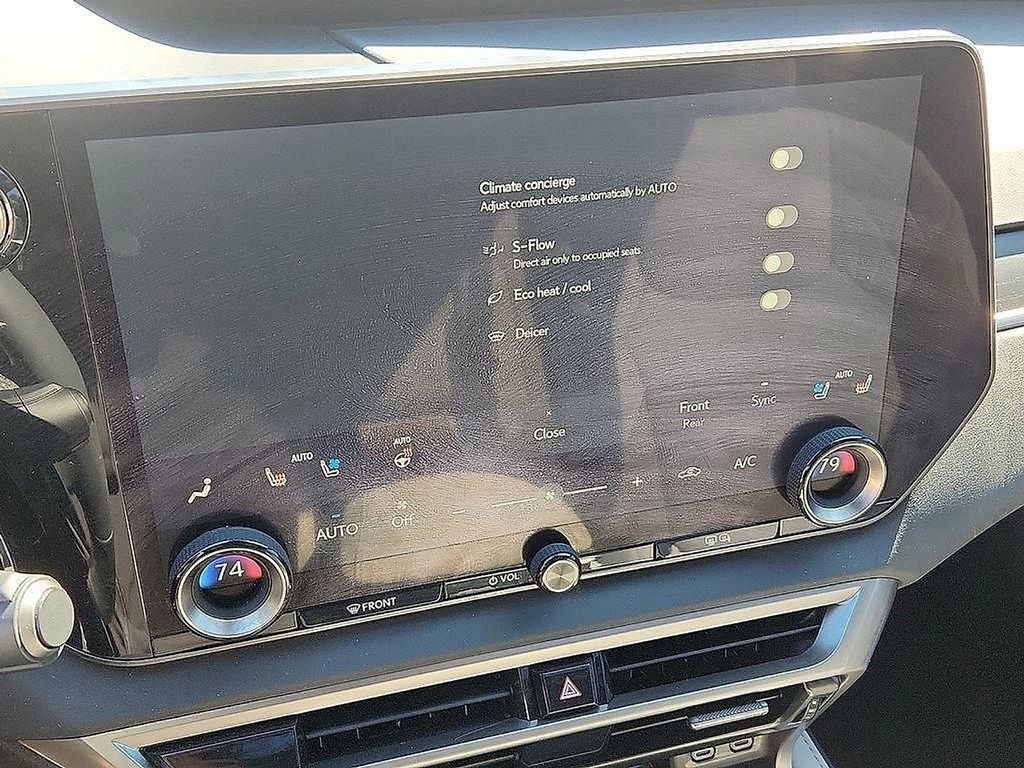 Used 2024 Lexus RX 350 Premium w/ Accessory Package (P2) image 17