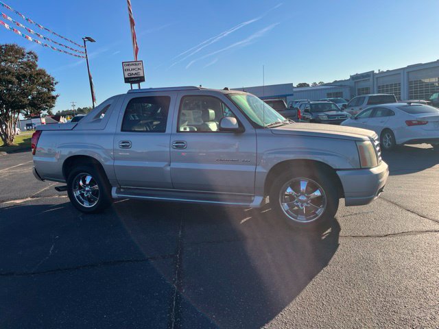 Used 2004 Cadillac Escalade EXT AWD/4WD image 2