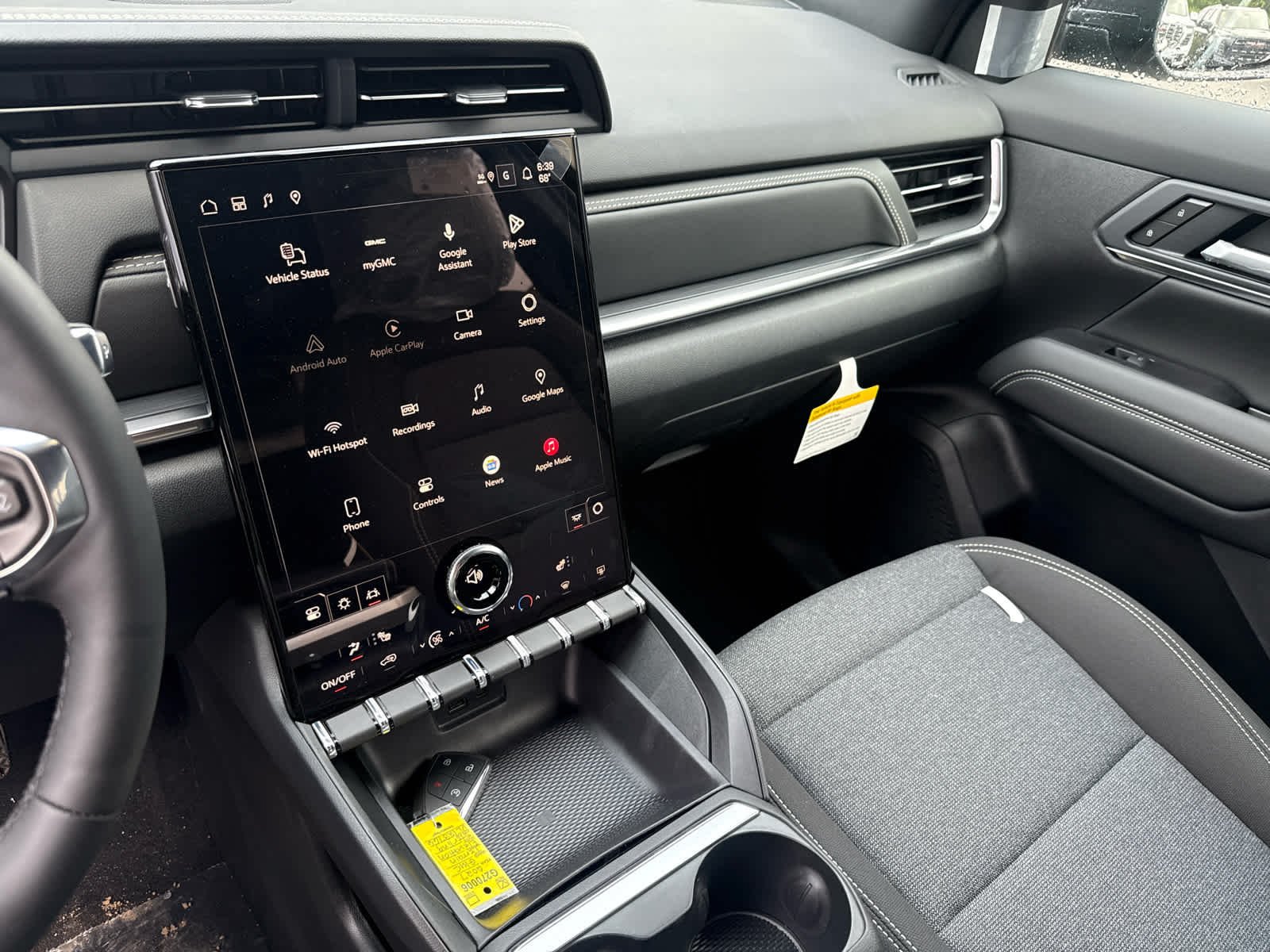 New 2027 GMC Terrain Elevation w/ Technology Package II AWD/4WD image 17