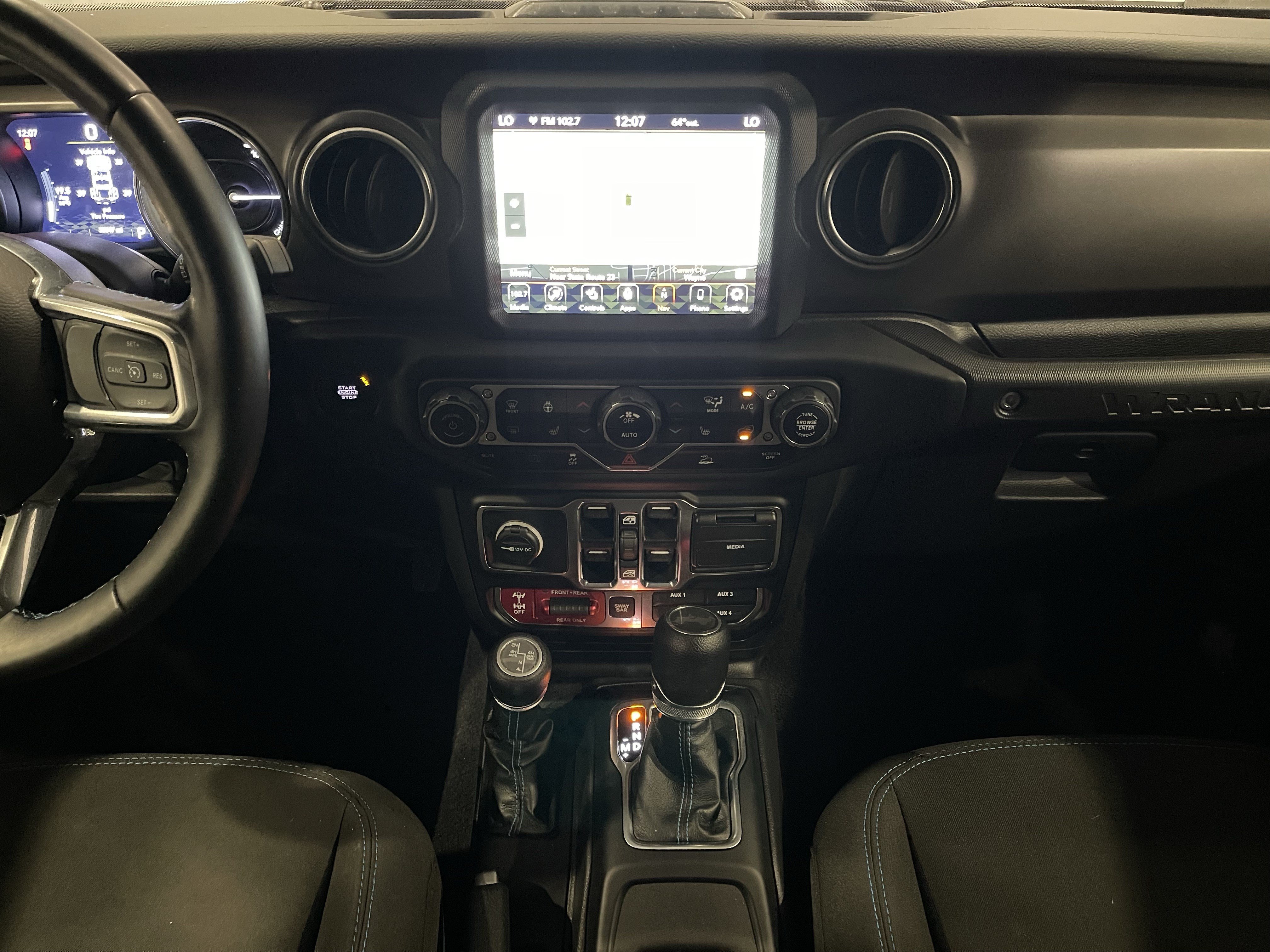 Used 2023 Jeep Wrangler Unlimited Rubicon 4xe w/ Cold Weather Group AWD/4WD image 17