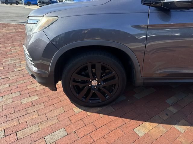 Used 2017 Honda Pilot Touring image 2