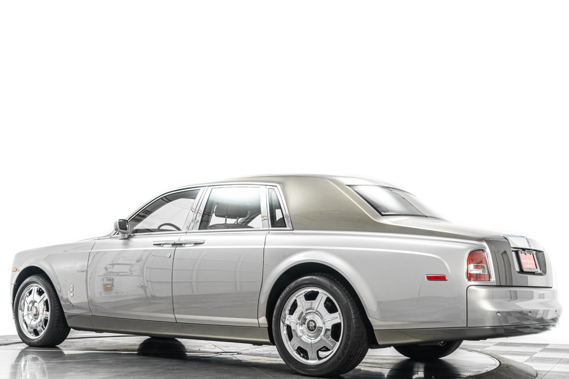 Used 2007 Rolls-Royce Phantom Sedan RWD image 40