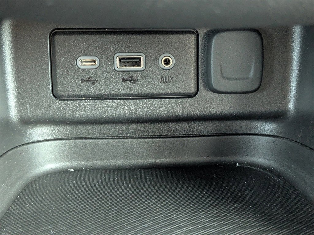 Used 2023 Chevrolet Equinox RS image 18