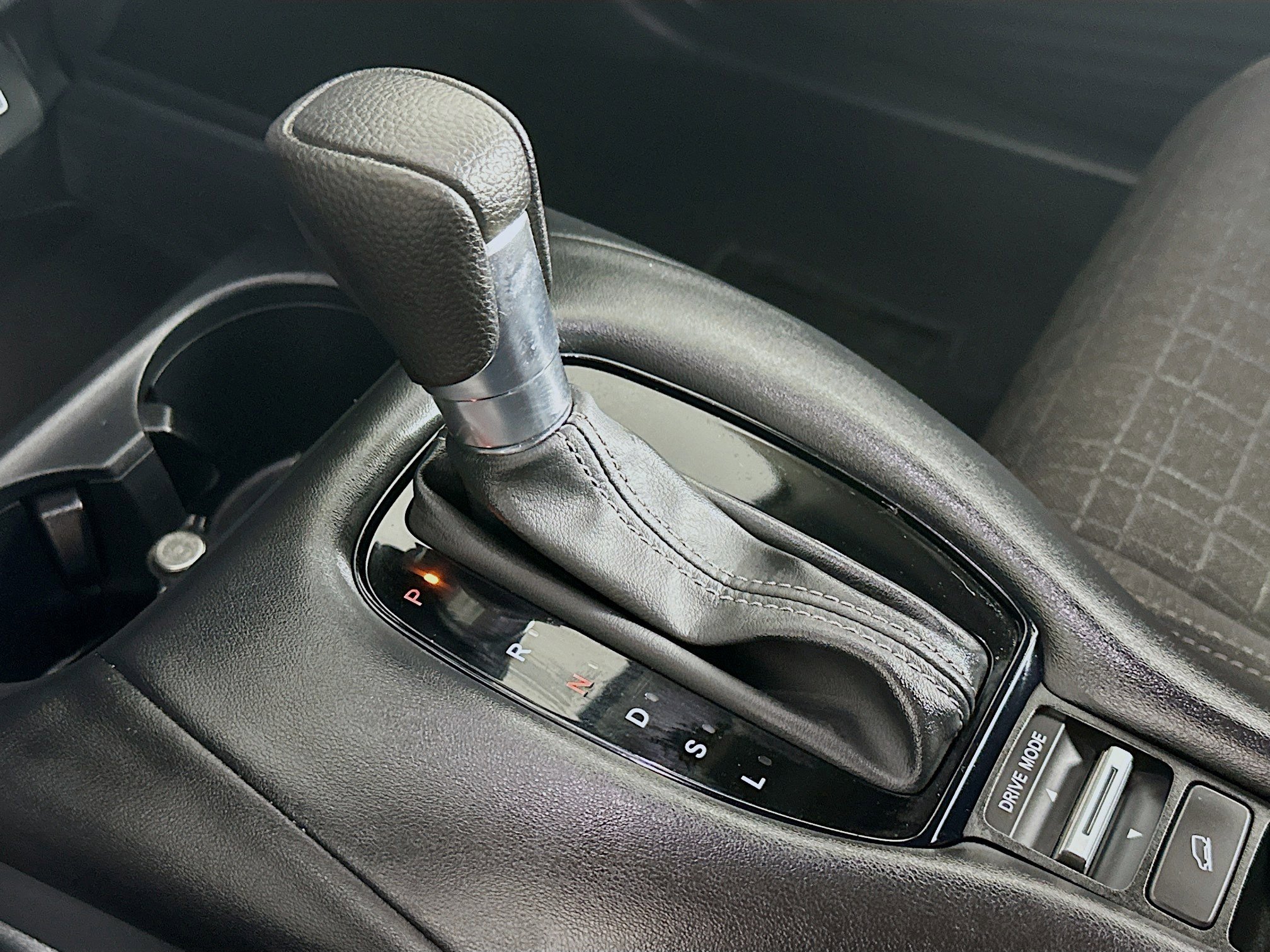 Used 2025 Honda HR-V LX image 23