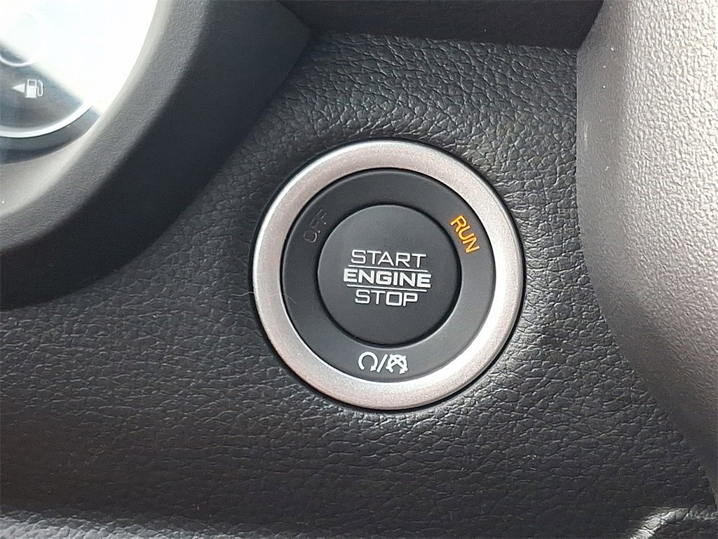 New 2026 RAM 1500 4x4 Crew Cab image 14