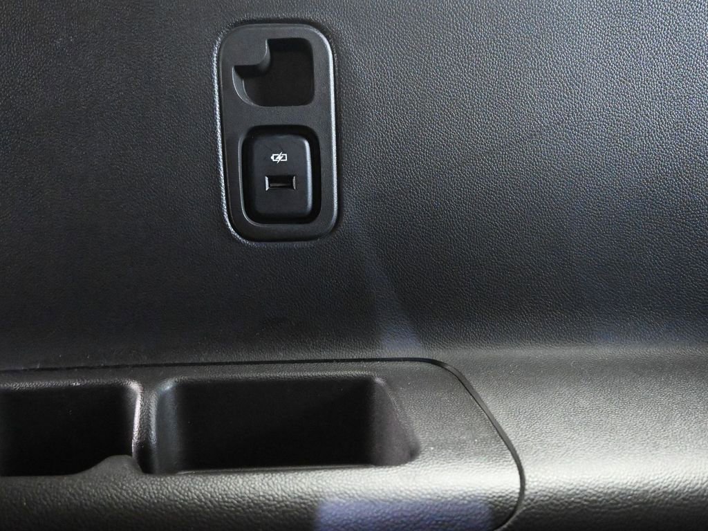 Used 2023 Chevrolet Traverse LT image 18