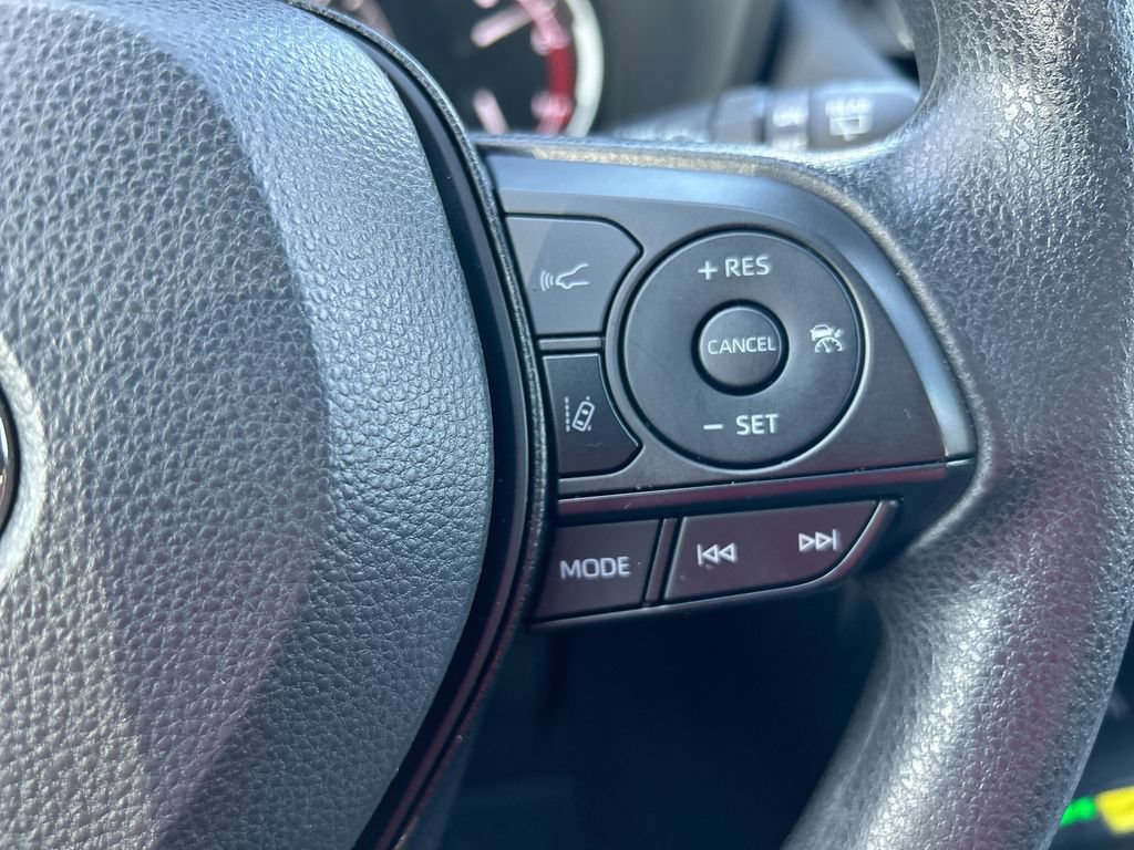 Certified 2025 Toyota RAV4 XLE FWD image 17