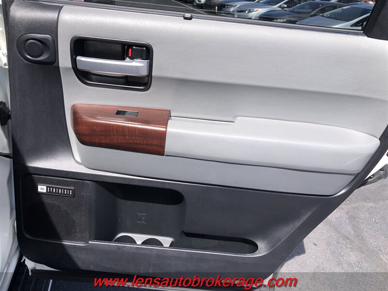 Used 2017 Toyota Sequoia Platinum AWD/4WD image 21