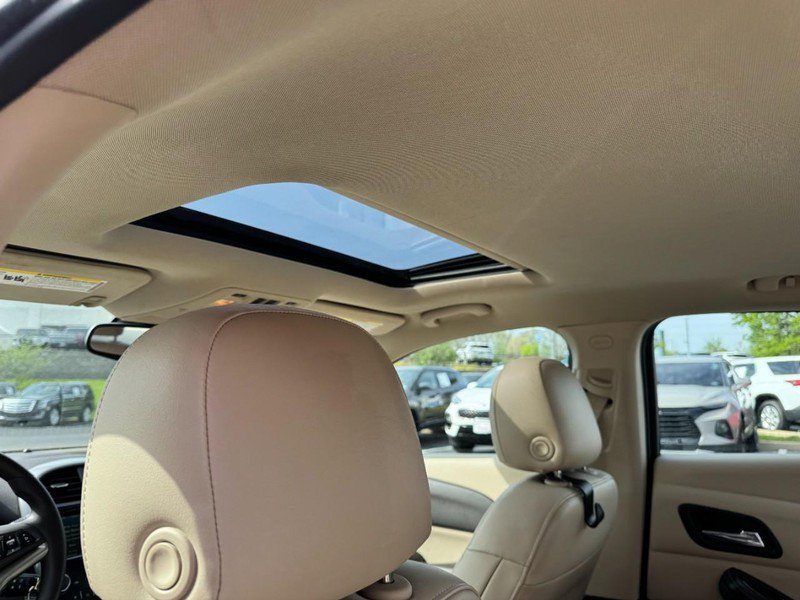 Used 2015 Chevrolet Malibu LT w/ Power Convenience Package image 11