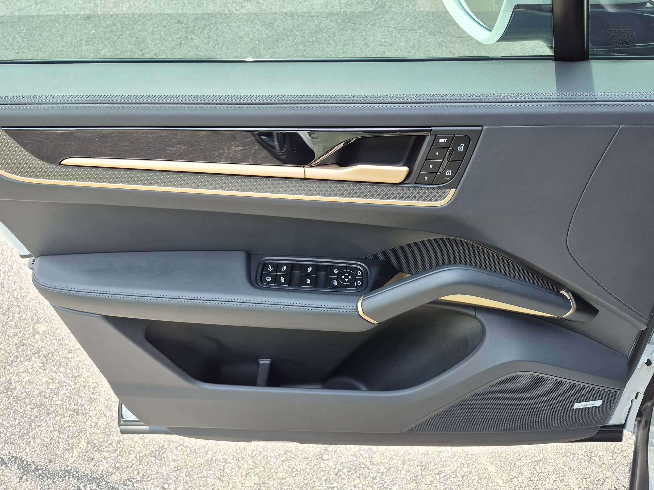 Certified 2026 Porsche Cayenne Turbo AWD/4WD image 23