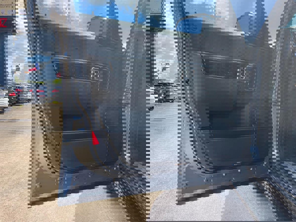 Used 2012 Land Rover Range Rover Supercharged image 11